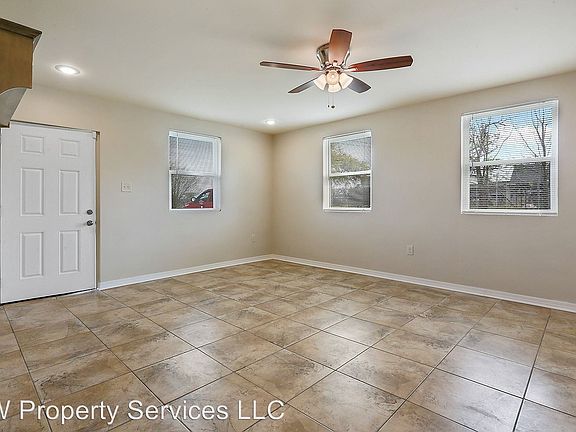 3rd image of 1417 L B Landry Ave