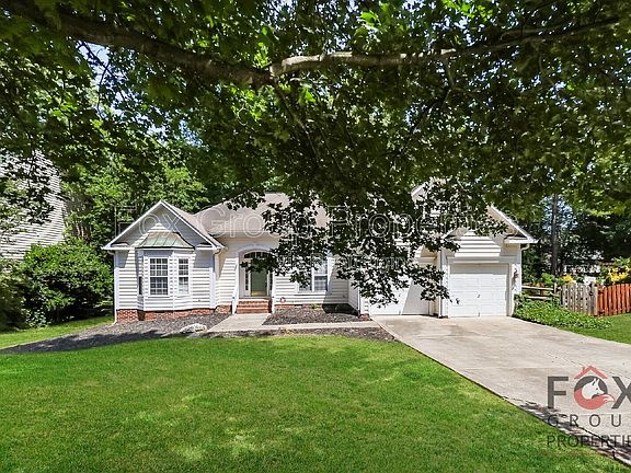 3rd image of 124 Pamlico Ln