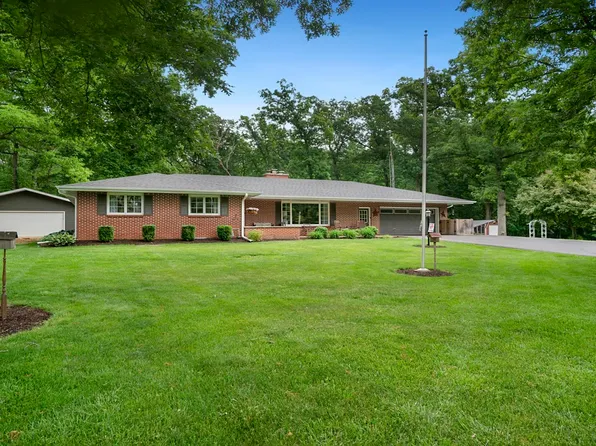 1421 N River Rd, Oregon, IL 61061