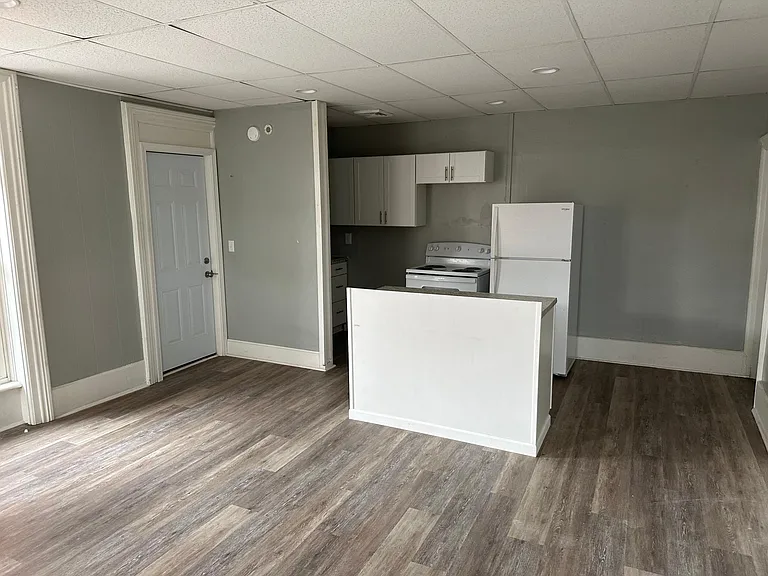 228 E Center St #104 — Photo 3
