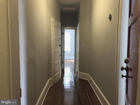 5th image of 1114 Prince Edward St APT 3