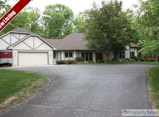 12113 Ridgewood Dr NW, Elk River, MN 55330