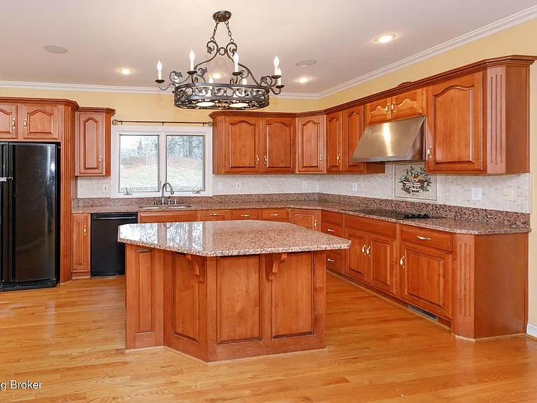 9511 Felsmere Cir — Photo 13
