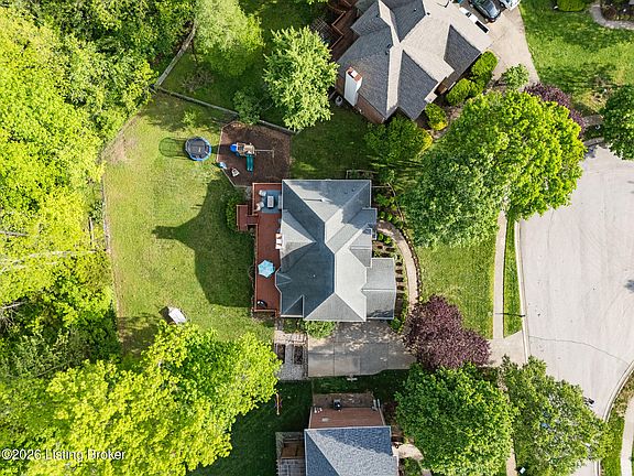 5th image of 531 Wood Lake Dr