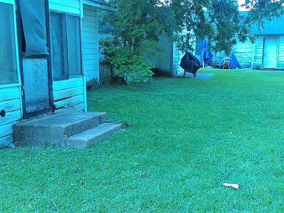 4th image of 2312 Clover Ave