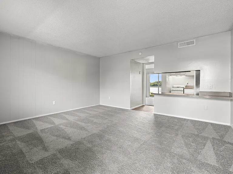 Lakes at Largo Apartments — Photo 2