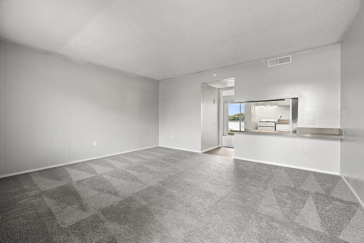 Building Photo - Lakes at Largo Apartments