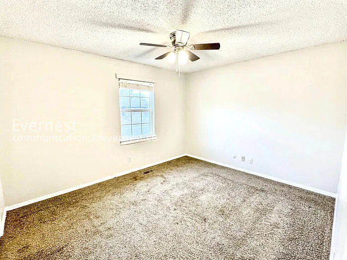 1756 S Pine Ave — Photo 20