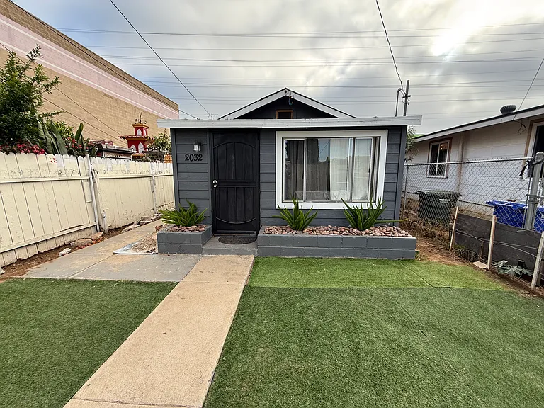 2032 Wilson Ave — Photo 1