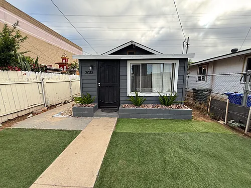 2032 Wilson Ave Photo 1