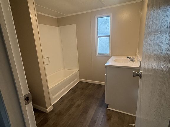 2nd image of 1512 Gladys Cir