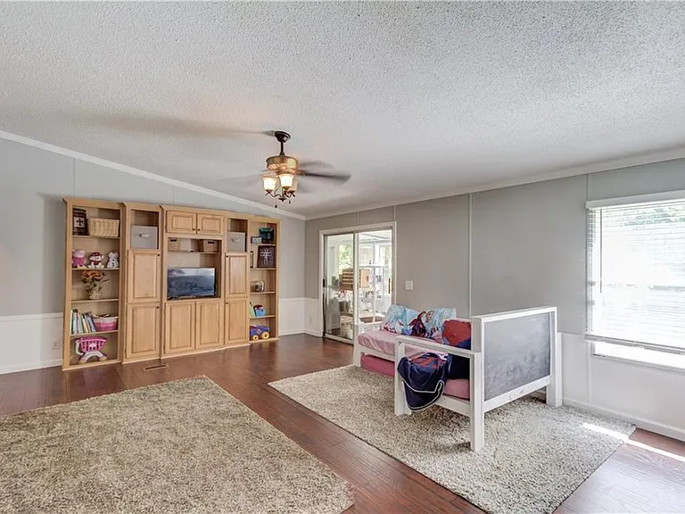 Westwood Ln — Photo 14