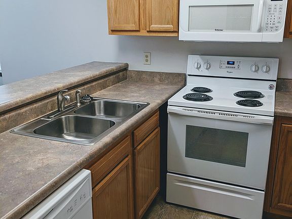 5th image of 6235 Holdrege St #D-2