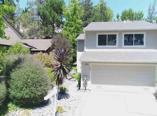 2414 Willow Tree Ln, Martinez, CA 94553