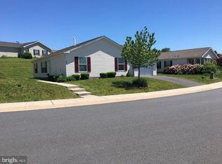 169 Random Rd, Douglassville, PA 19518