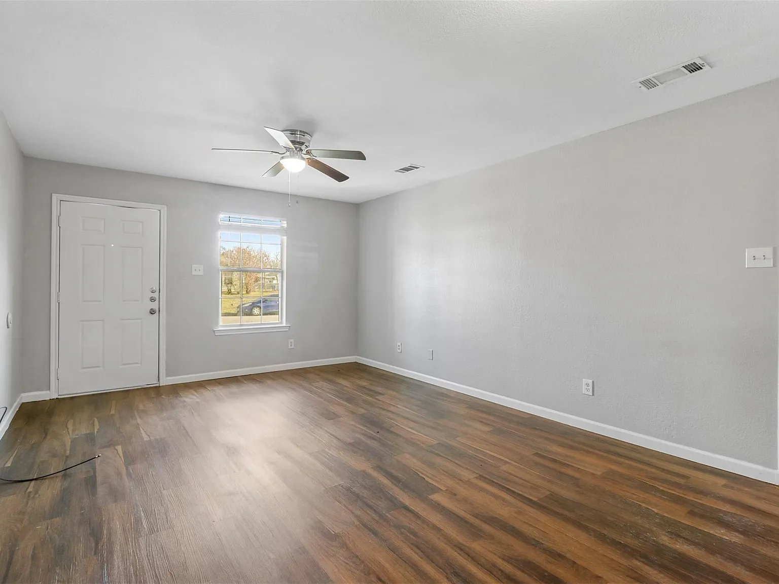 3 bed, 1108 sqft, $1,475 — Photo 3