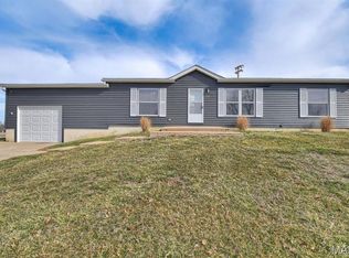 112 Highland Rd, Winfield, MO 63389