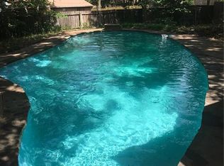 748 Timberoaks Dr, Azle, TX 76020