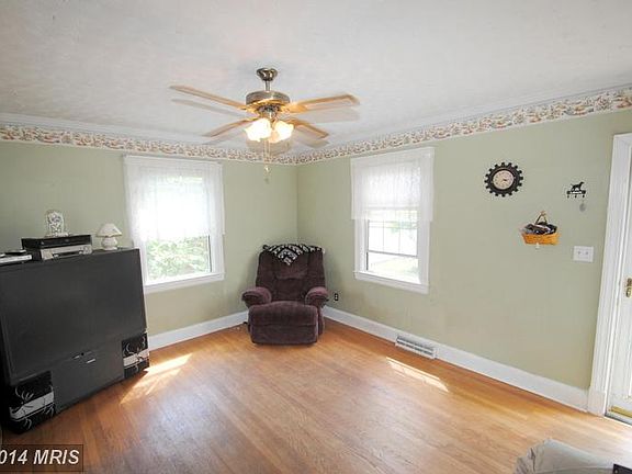 4th image of 209 C St SW