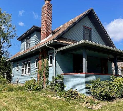 3rd image of 221 Elvin Ct