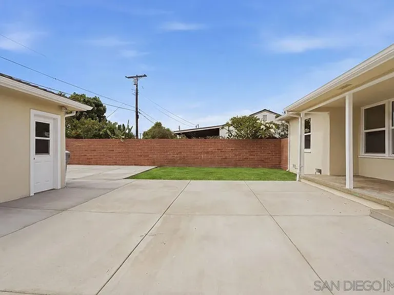 6593 Delfern St — Photo 26