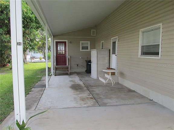 5th image of 36 Plumosa Dr