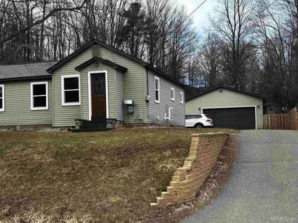 2162 Bancroft St, Marquette, MI 49855