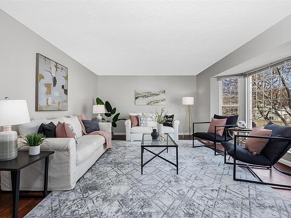 4th image of 837 Summerview Dr