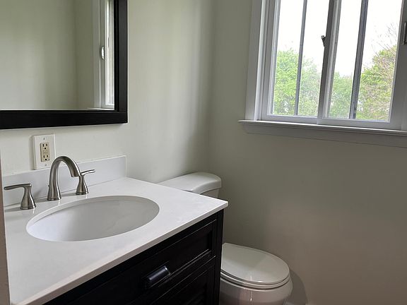 4th image of 1205 E Ashman St