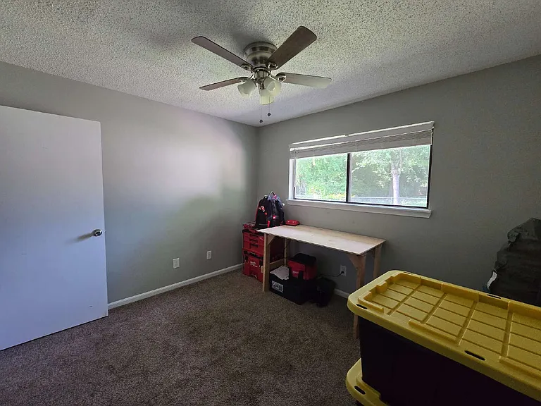 504 Dennis Rd — Photo 17