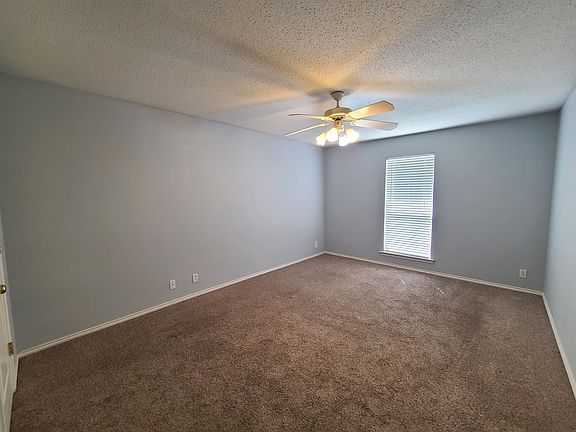 5th image of 3401 Mark Ln