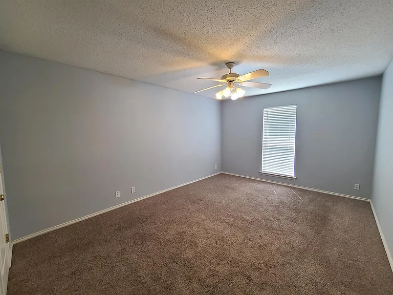 3401 Mark Ln — Photo 3