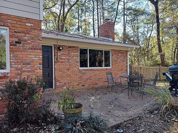 4th image of 1084 Maclay Rd