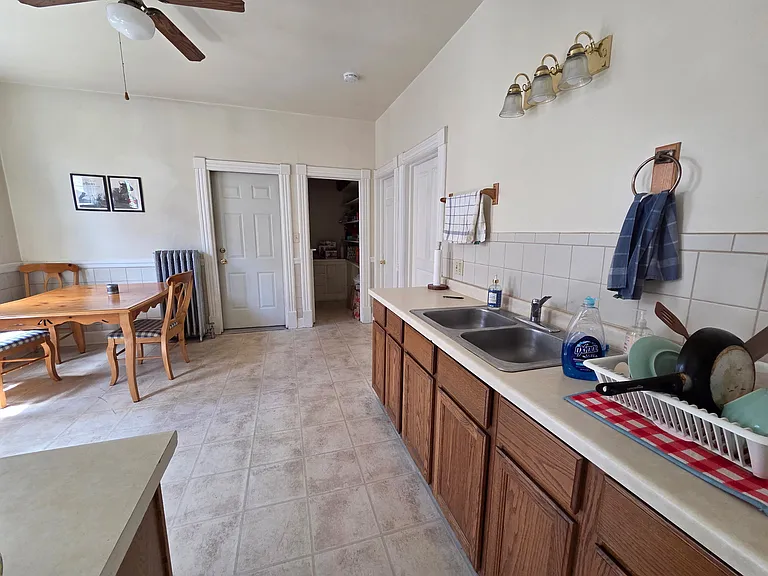 2945 N Frederick Ave #LOWER FLAT — Photo 5