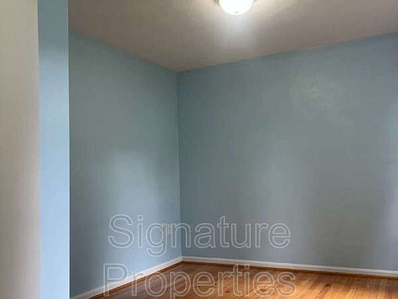 3rd image of 4812 Nelms Ln NE