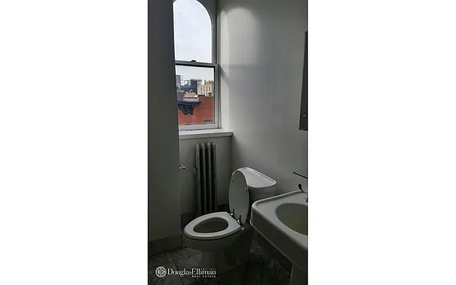 Rented by Douglas Elliman | media 23