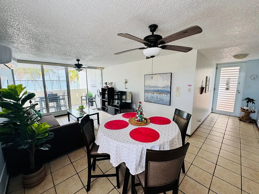 2 bed, 1.0 bath, 934 sqft, $1,900 — Photo 2