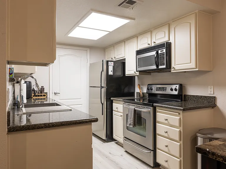 Alta Carmel Ct — Photo 6