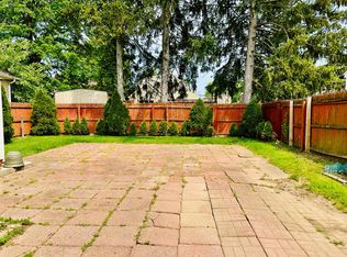 (Undisclosed Address), New Hyde Park, NY 11040