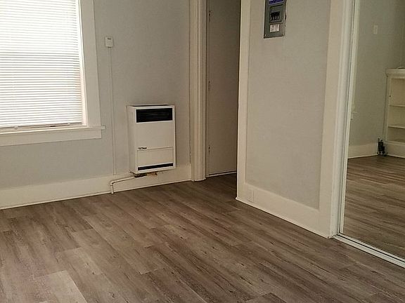 4th image of 1495 Cedar Ave APT 06