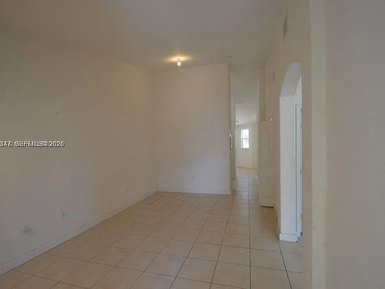 1661 SE 29th Ct #209 — Photo 2