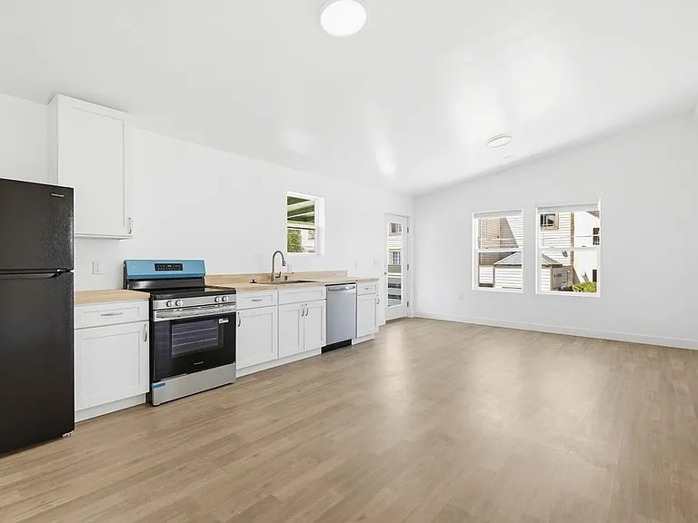 1017 Riverine Ave #200 — Photo 7