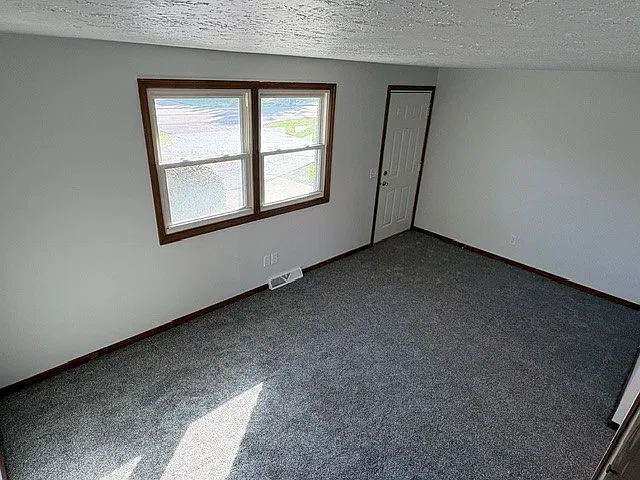 2 bed, 1.5 bath, 1000 sqft, $1,195 — Photo 4
