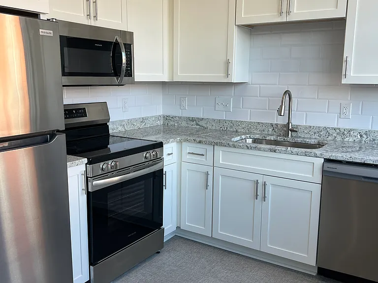 Pulaski Lofts — Photo 116