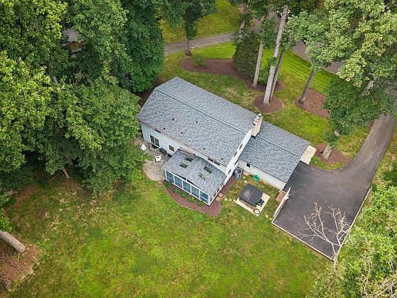 3rd image of 9685 Gwynn Park Dr