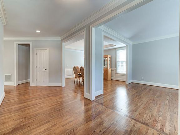 3rd image of 4542 Oak Brook Dr SE