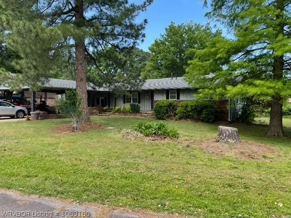3 Hilltop Pl, Van Buren, AR 72956