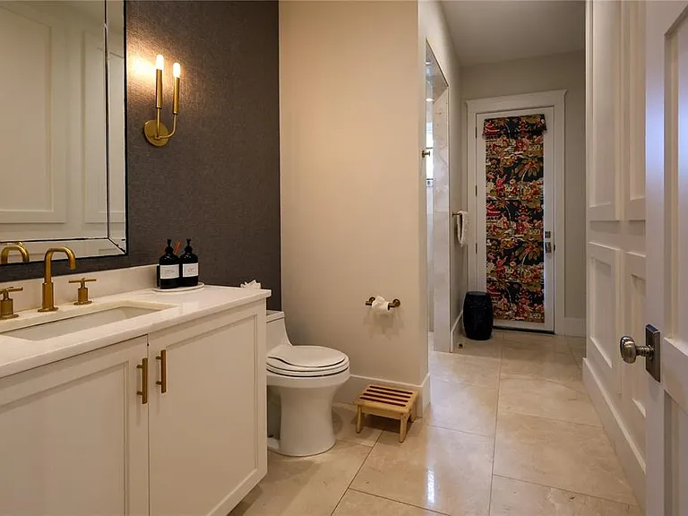 2402 W Parkland Blvd — Photo 8