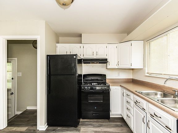 4th image of 56 Cady Dr
