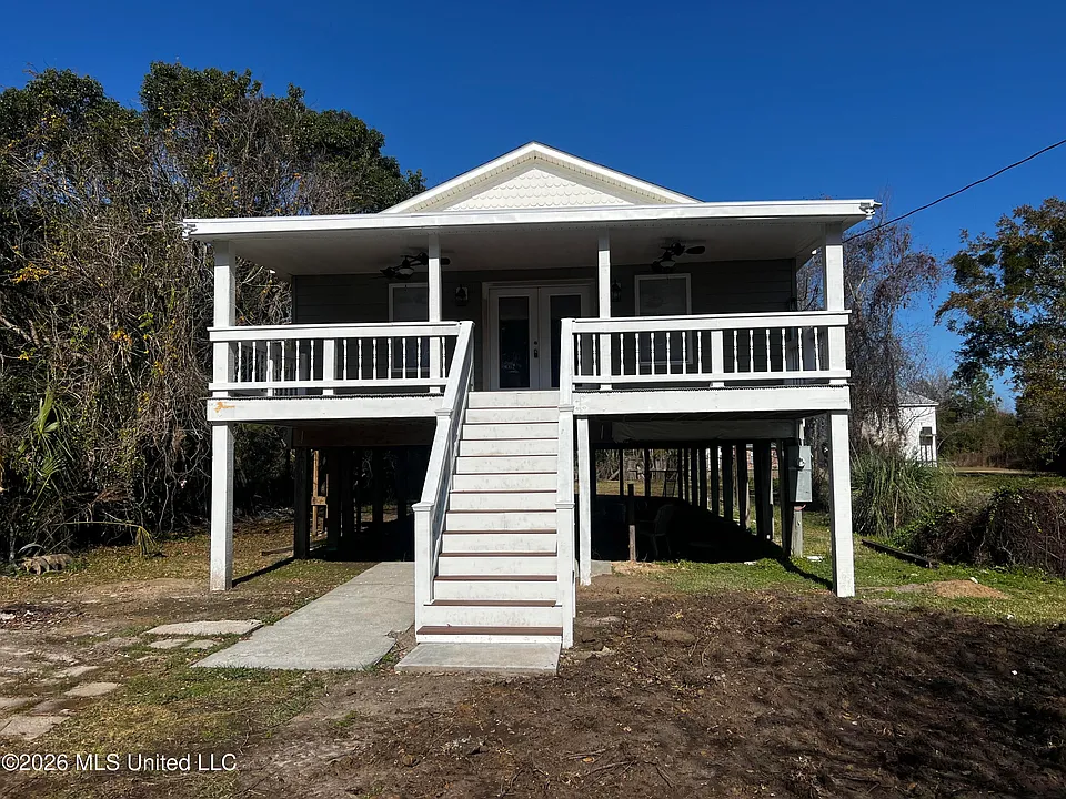 412 Robert St